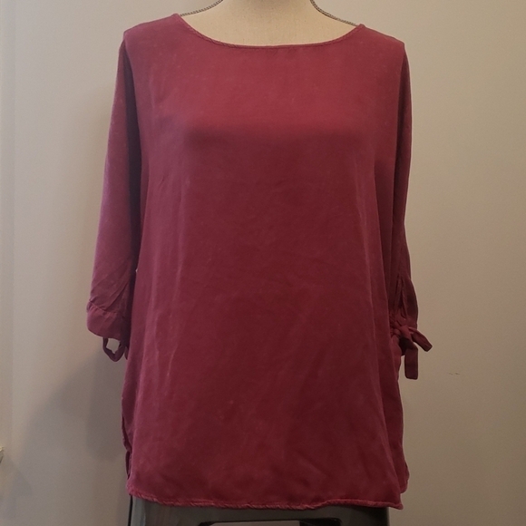 3/$30 𝅺UMGEE acid wash high low cold shoulder with ties - Picture 1 of 4